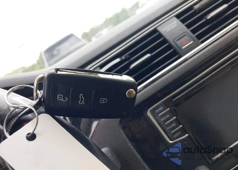 2016 Volkswagen Jetta 1.8T Sel из США, поврежденный, VIN 3VWL07AJ3GM297959